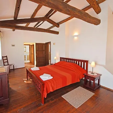 Sleeps 4 Pool Air Con Wifi Villa