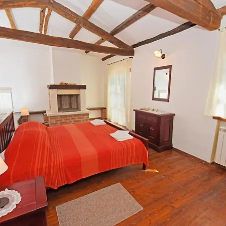 Villa Sleeps 4 Pool Air Con Wifi *