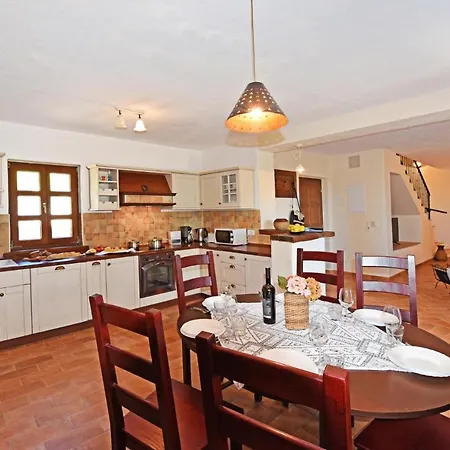 Sleeps 4 Pool Air Con Wifi Villa Vranje Selo