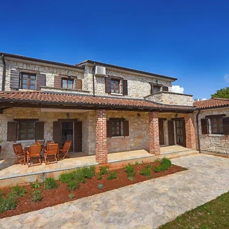 Sleeps 4 Pool Air Con Wifi * Vranje Selo
